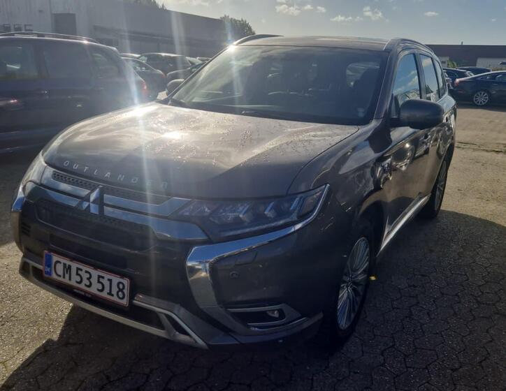 Mitsubishi Outlander 2