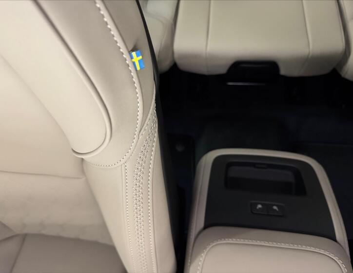 Volvo XC90 15