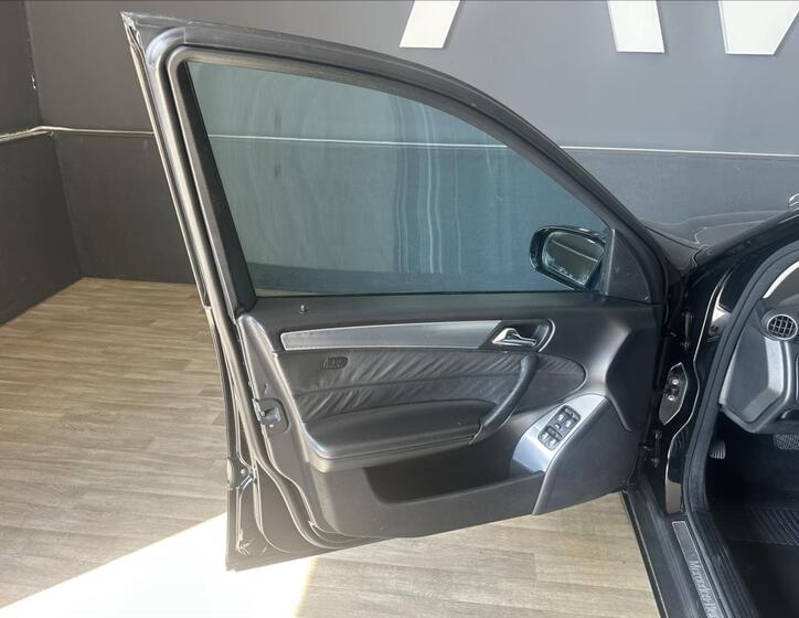 Mercedes-Benz Třídy C 9