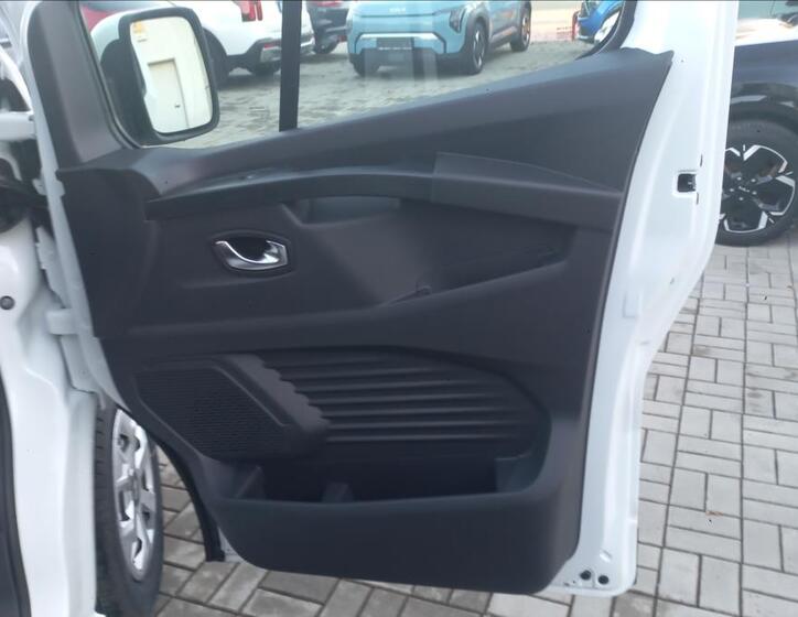 Renault Trafic 11