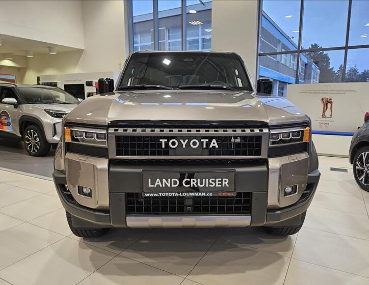 Toyota Land Cruiser 2