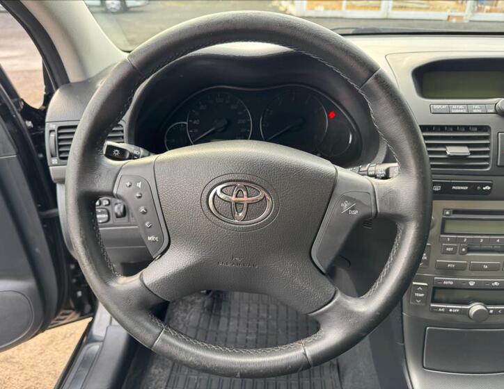 Toyota Avensis 14
