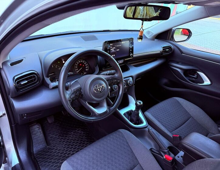 Toyota Yaris 12
