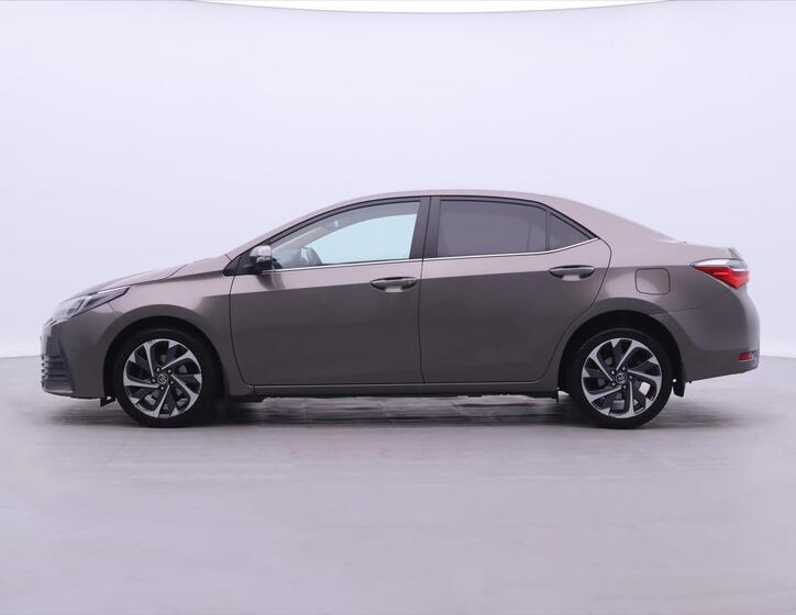 Toyota Corolla 4