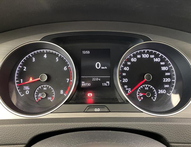 Volkswagen Golf 10