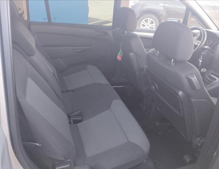 Opel Zafira 9