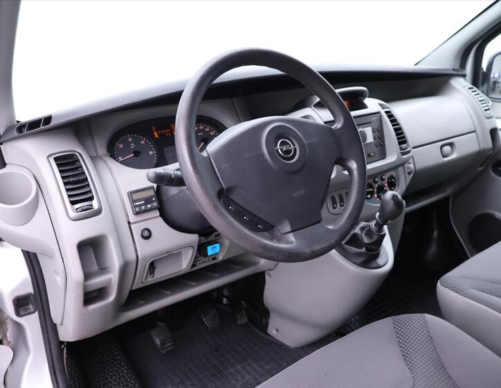 Opel Vivaro 21