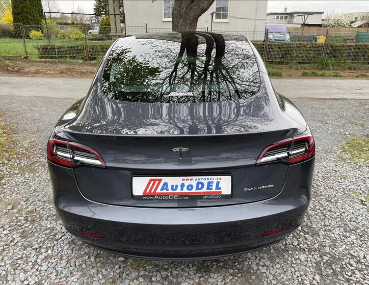 Tesla Model 3 6