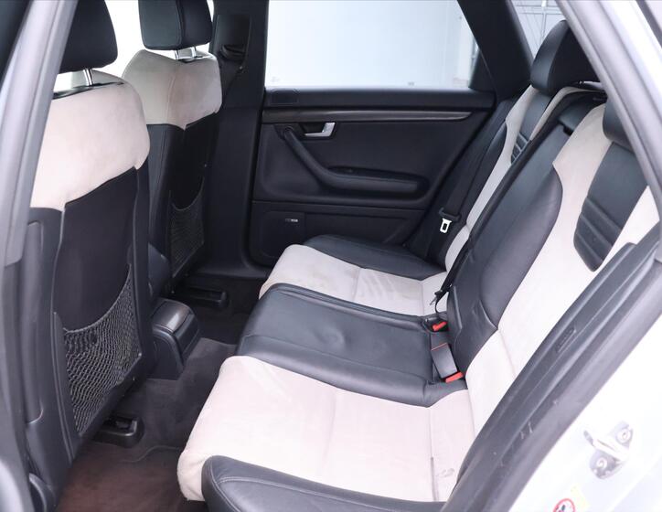 Audi S4 16