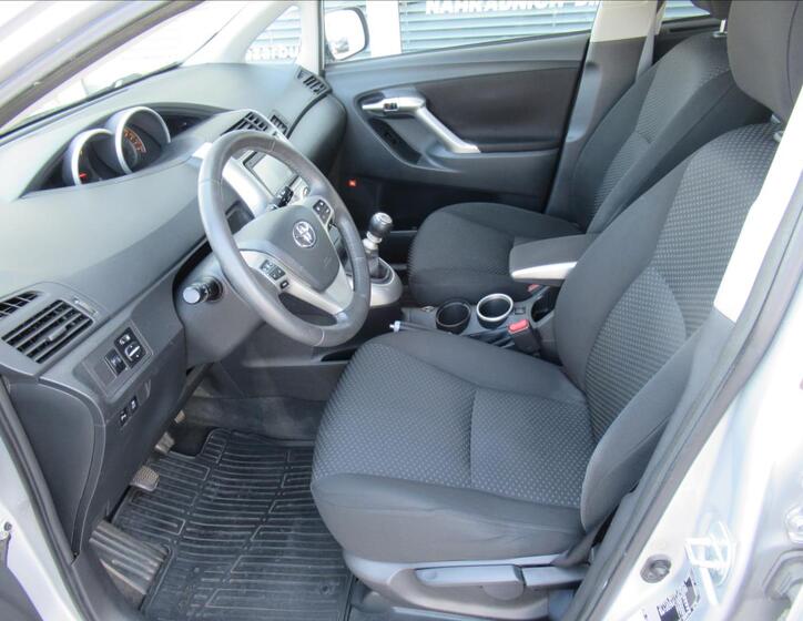 Toyota Verso 12