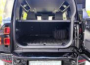 Land Rover Defender 6