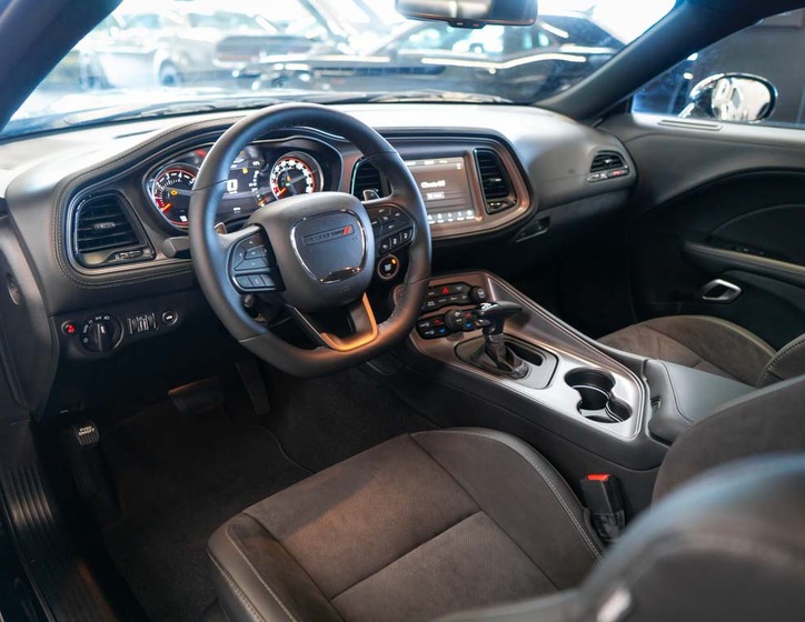 Dodge Challenger 12