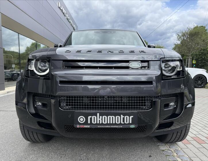 Land Rover Defender 4