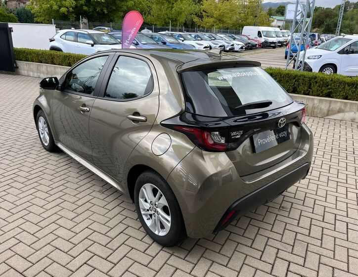 Toyota Yaris 4