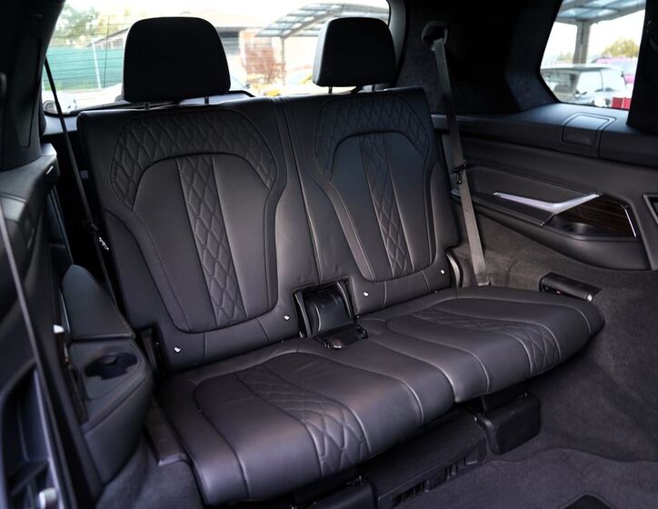BMW X7 37