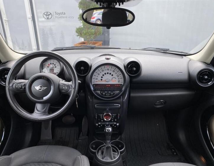 Mini Countryman 12