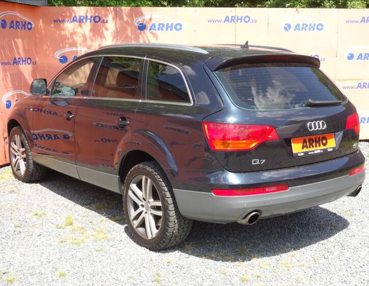 Audi Q7 5