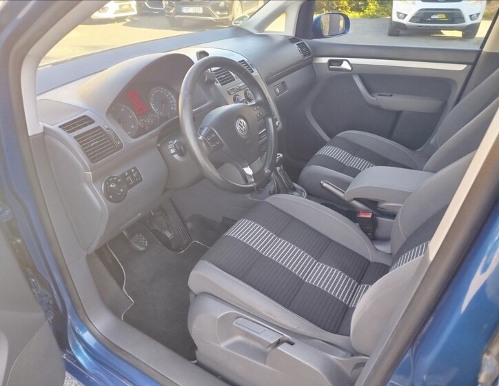 Volkswagen Touran 13