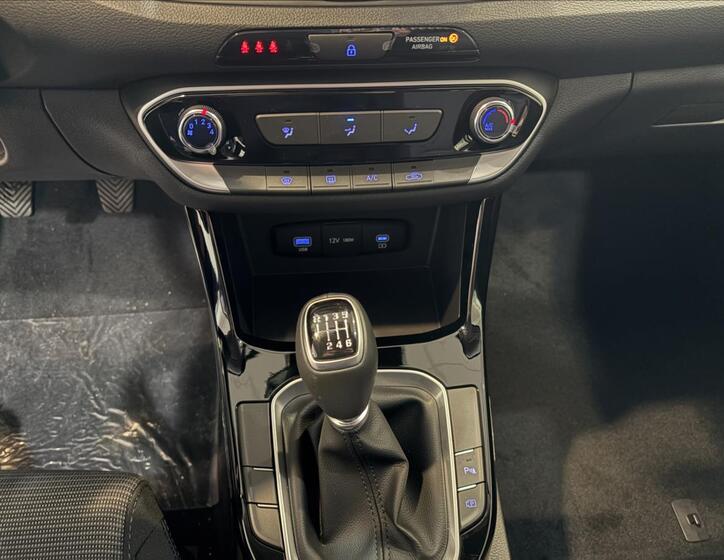 Hyundai i30 14
