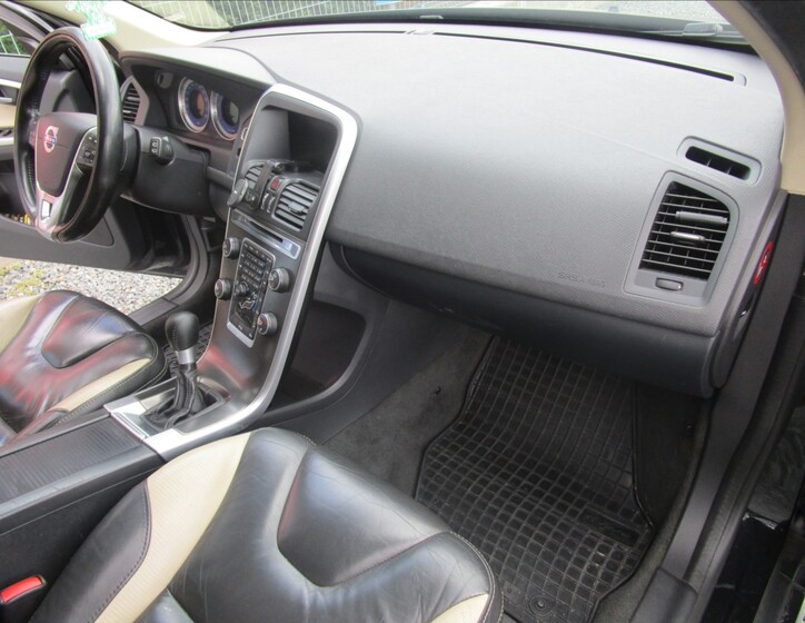 Volvo XC60 15