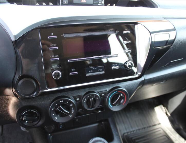 Toyota Hilux 11
