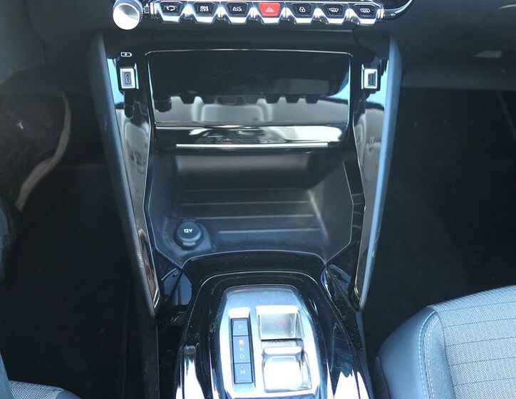 Peugeot 208 16
