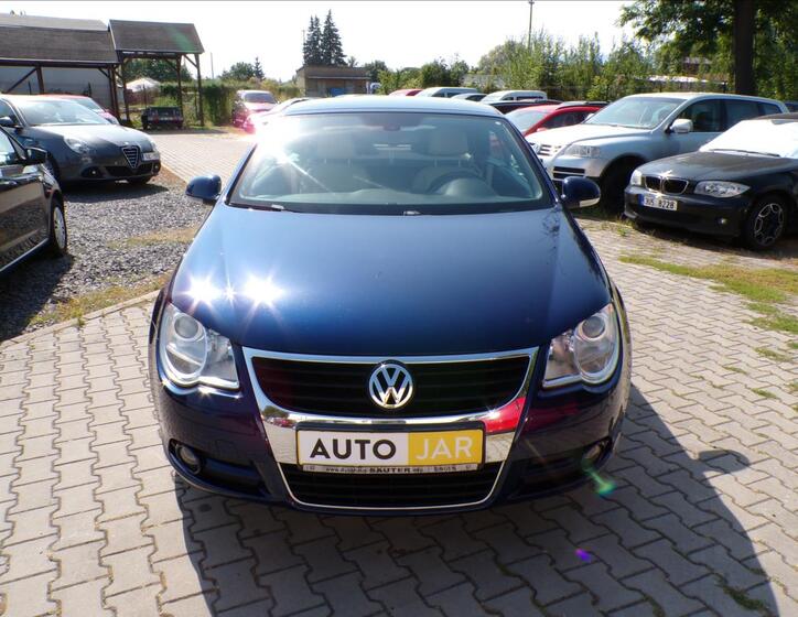 Volkswagen EOS 2