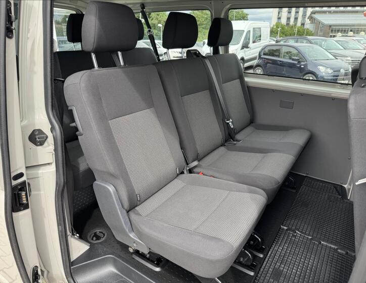 Volkswagen Transporter 11