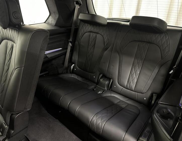 BMW X7 17