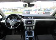 Volkswagen Passat 9