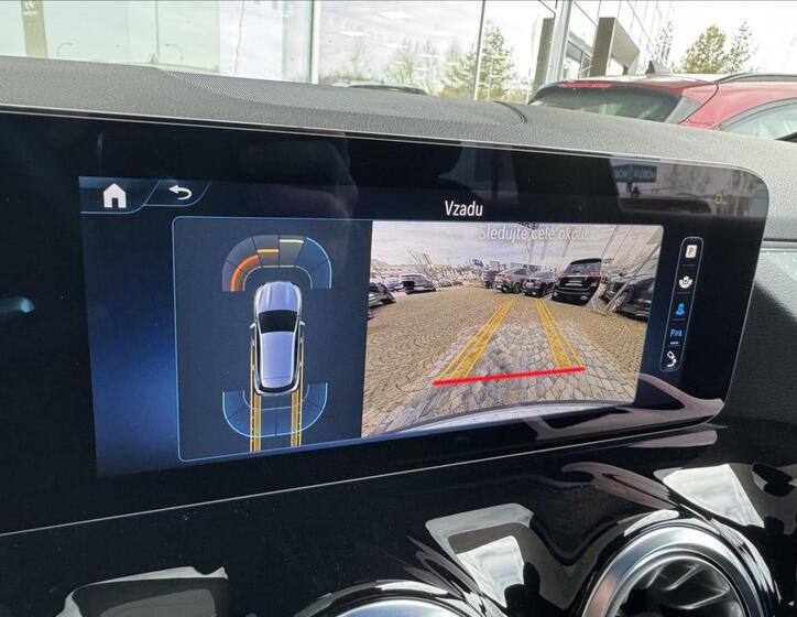 Mercedes-Benz GLA 33