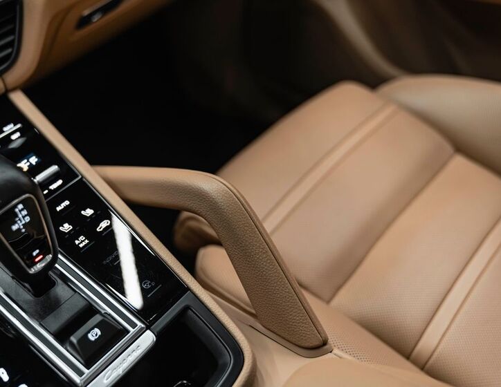 Porsche Cayenne 14