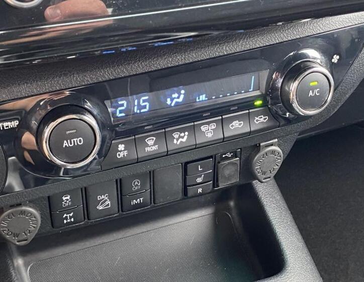 Toyota Hilux 24