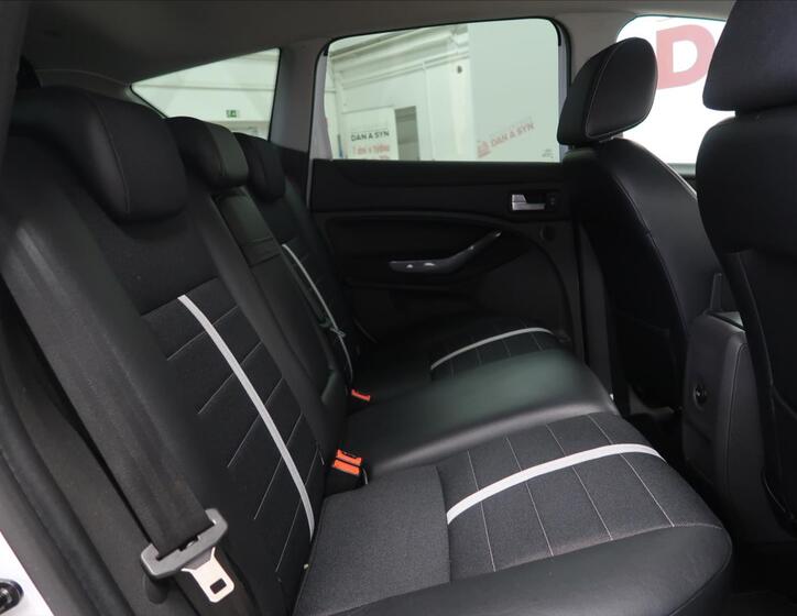 Ford Kuga 13
