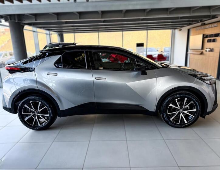 Toyota C-HR 4