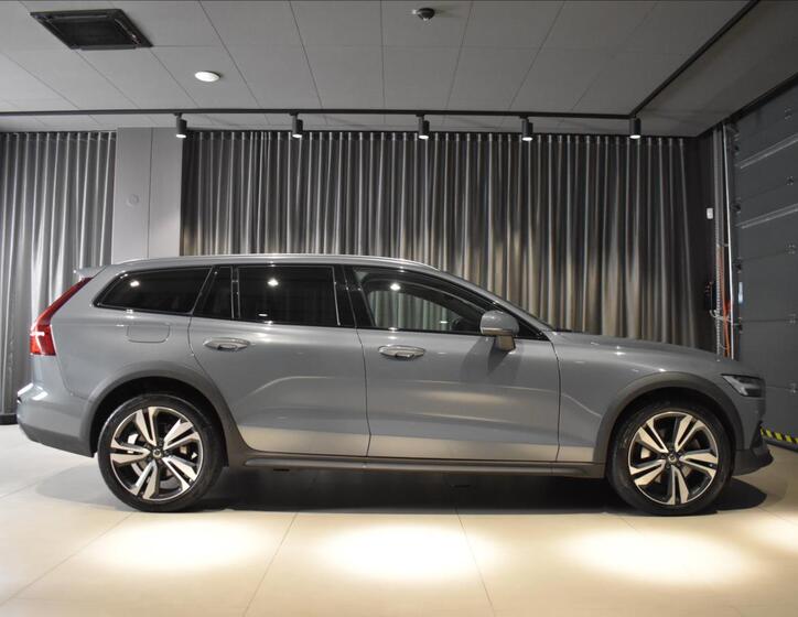 Volvo V60 3