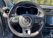 MG ZS 15