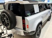 Land Rover Defender 5