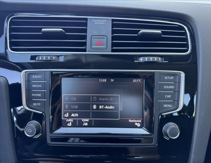 Volkswagen Golf 32