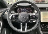 Jaguar F-Pace 18