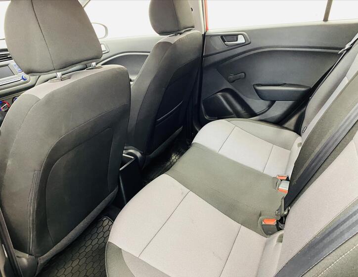 Hyundai i20 6