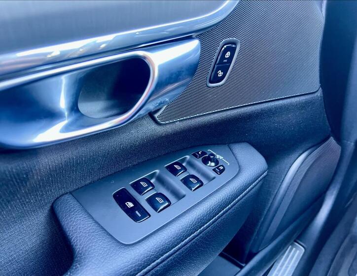 Volvo V90 45