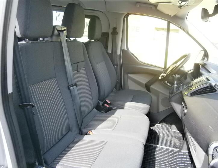 Ford Tourneo Custom 8