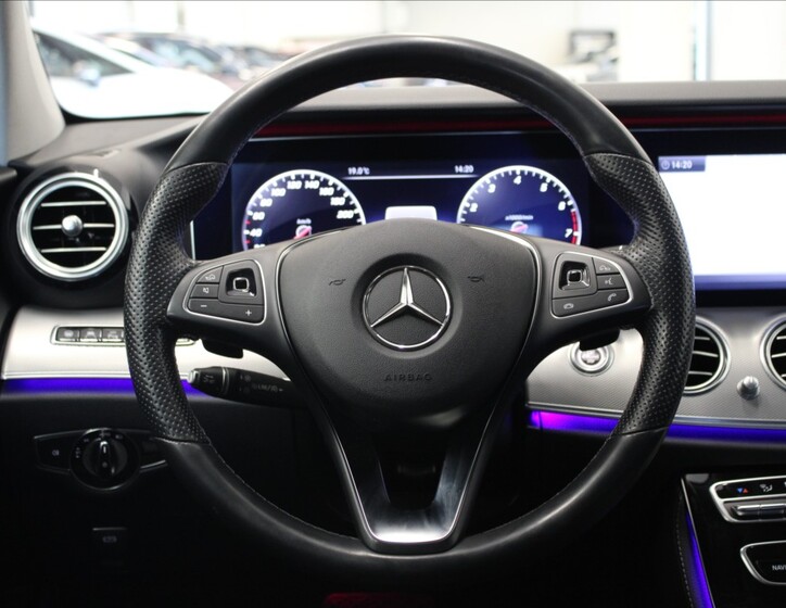 Mercedes-Benz Třídy E 9