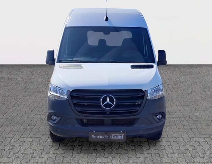 Mercedes-Benz Sprinter 8