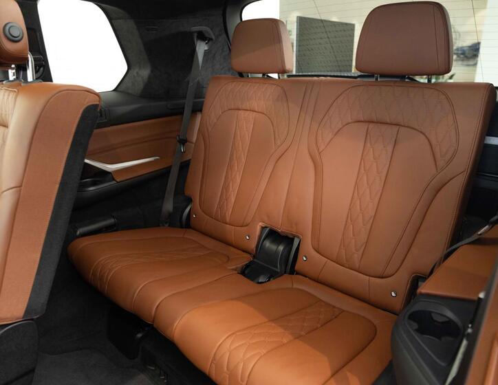 BMW X7 23