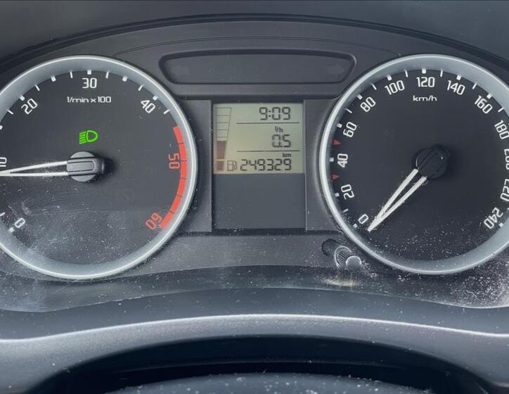 Škoda Roomster 14