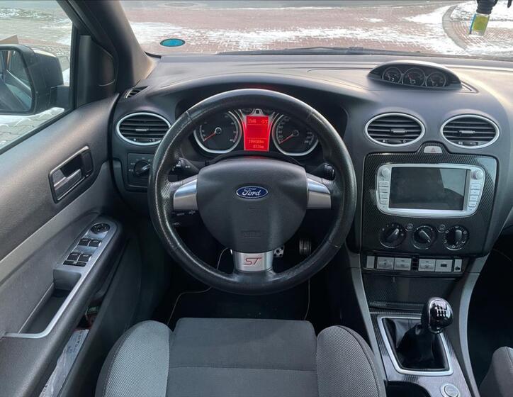 Ford Focus 9