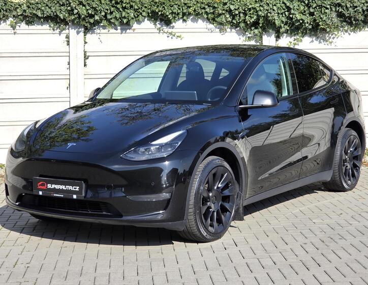 Tesla Model Y 3
