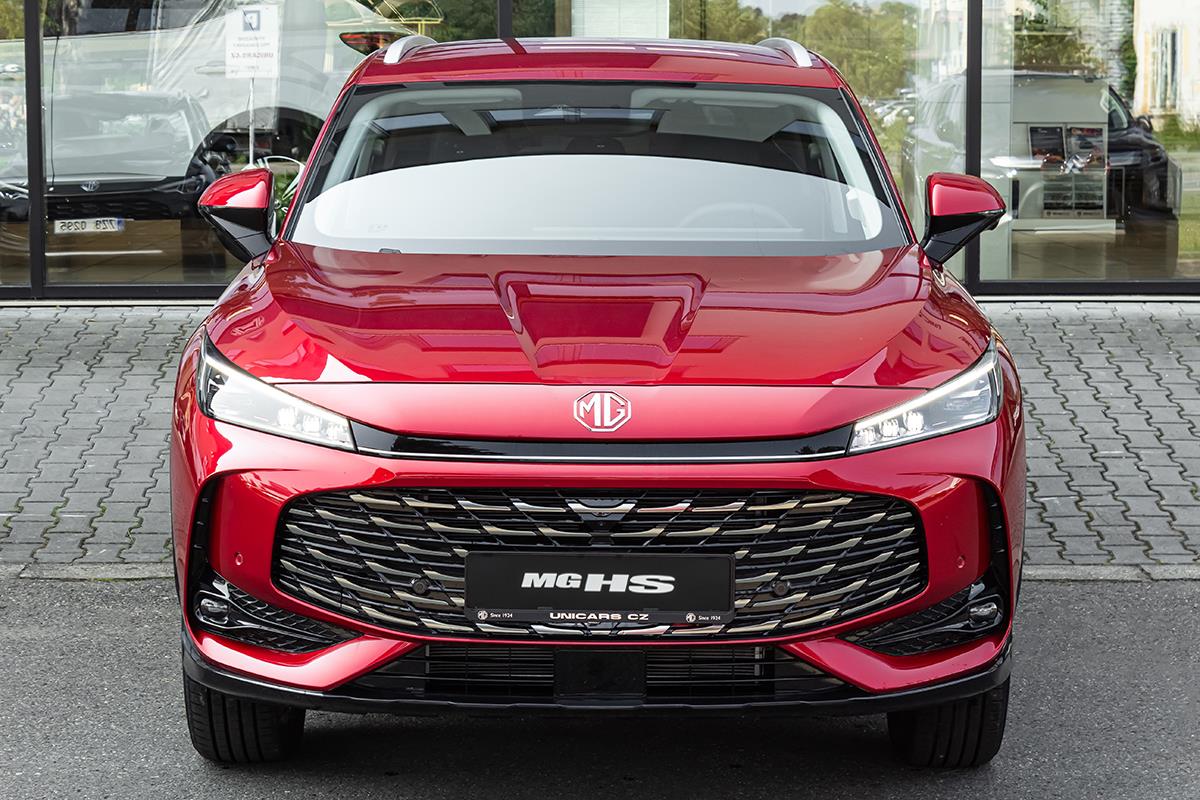 MG HS